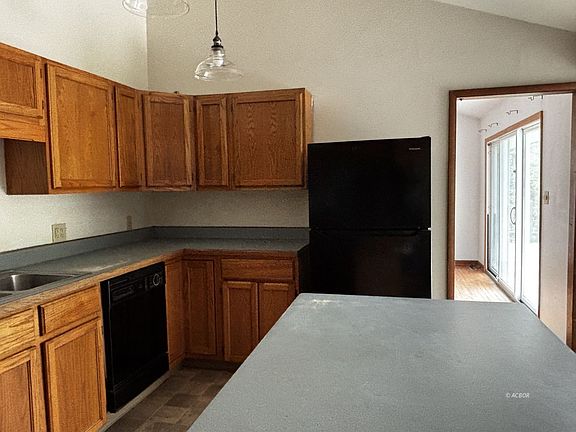 5th image of 4744 Rhoric Rd