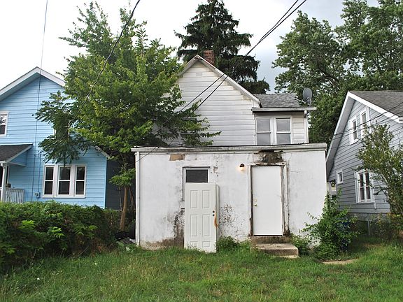 3rd image of 414 Helen St
