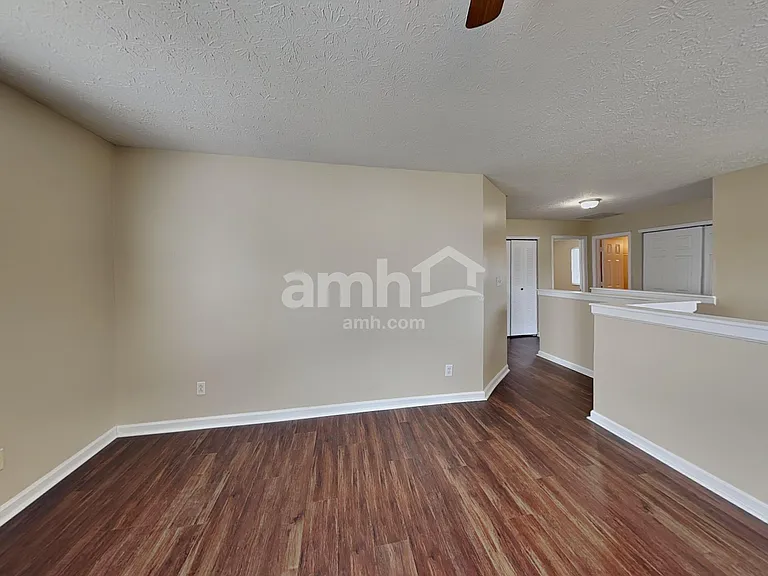 6580 Dunsdin Dr — Photo 9