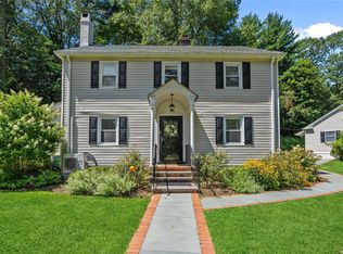 395 Mill River Rd, Muttontown, NY 11771