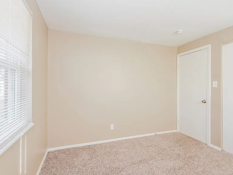 10431 Chris Dr — Photo 9