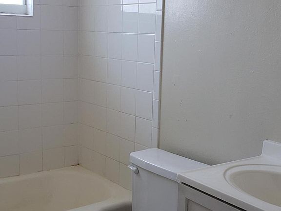 4th image of 7602 Kingman Dr