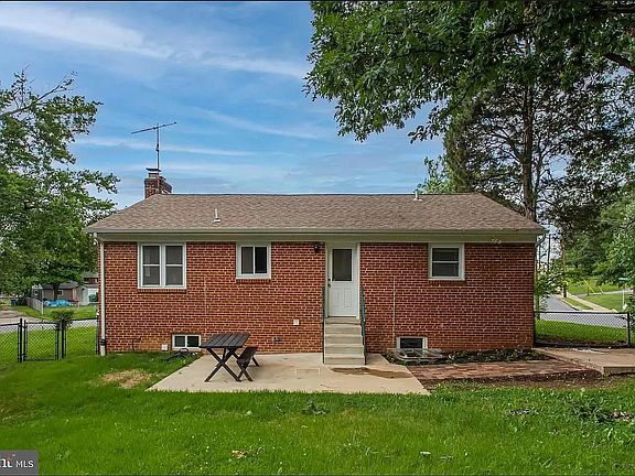 3rd image of 6225 Seminole Pl #B