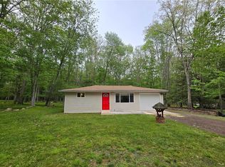 27 Deer Cross Rd, White Haven, PA 18661