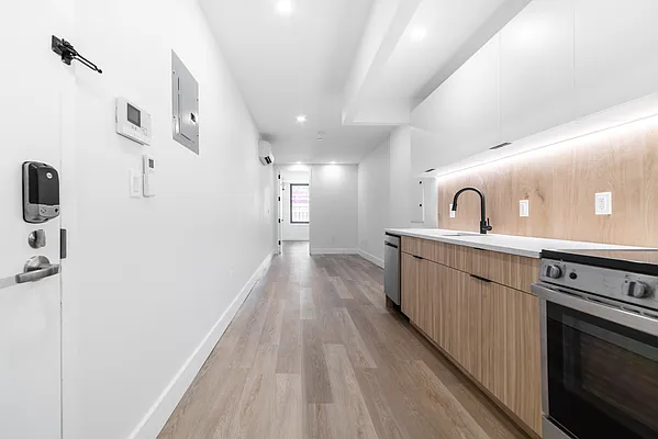 Rented by Twin Group | media 10