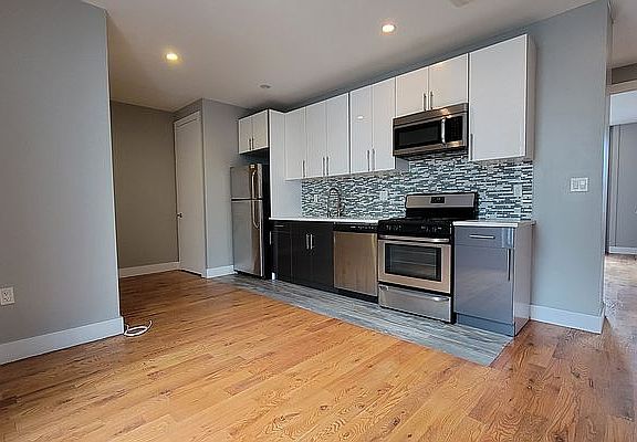 2nd image of 660 W 180th St #5H