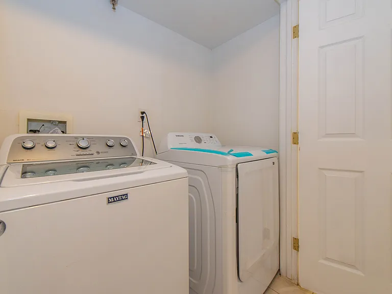 279 Orange St #1 — Photo 8