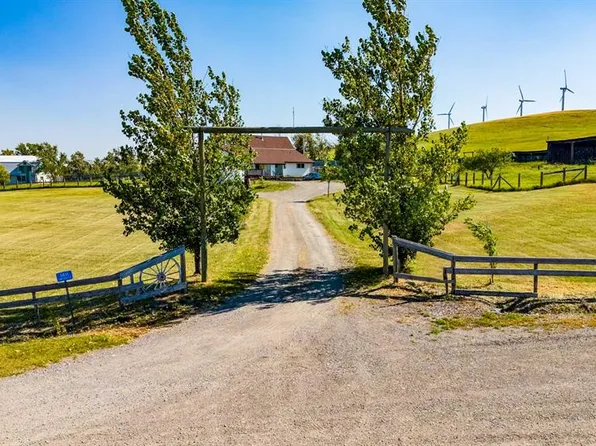 1411 Broadview St #3, Pincher Creek, AB T0K 1W0