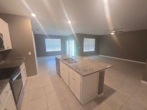 5th image of 859 Griffon Ave