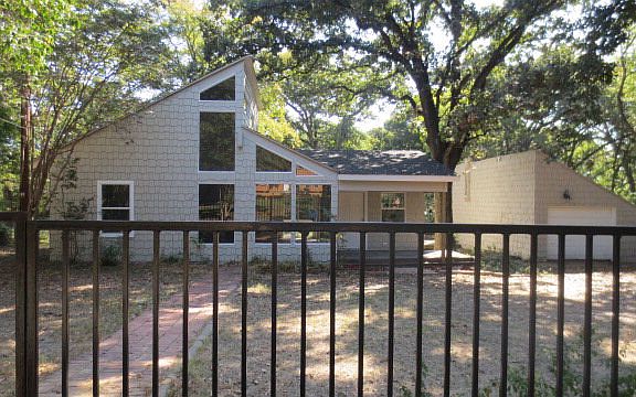 3rd image of 114 Pollyanna Dr