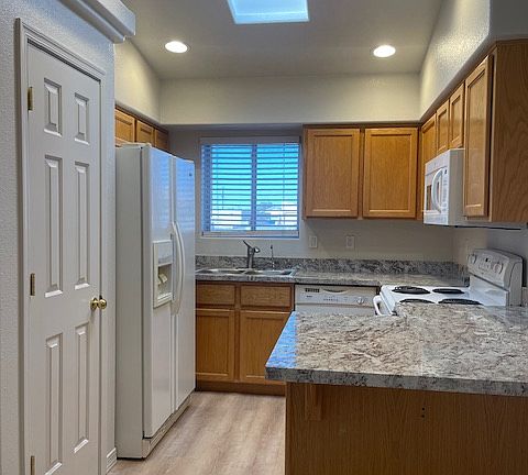 4th image of 3320 Tomahawk Dr Unit 101