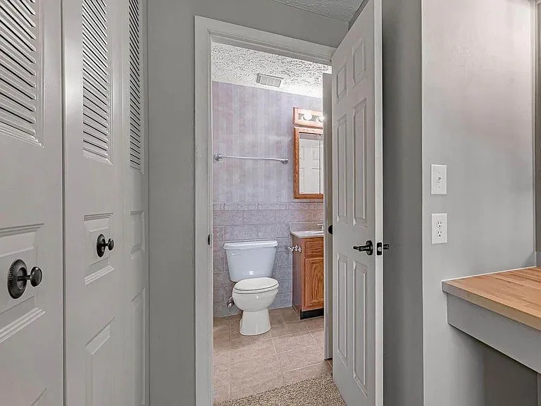 338 Huntingdon Ave — Photo 2