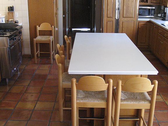 Kitchen Island  Seats 6