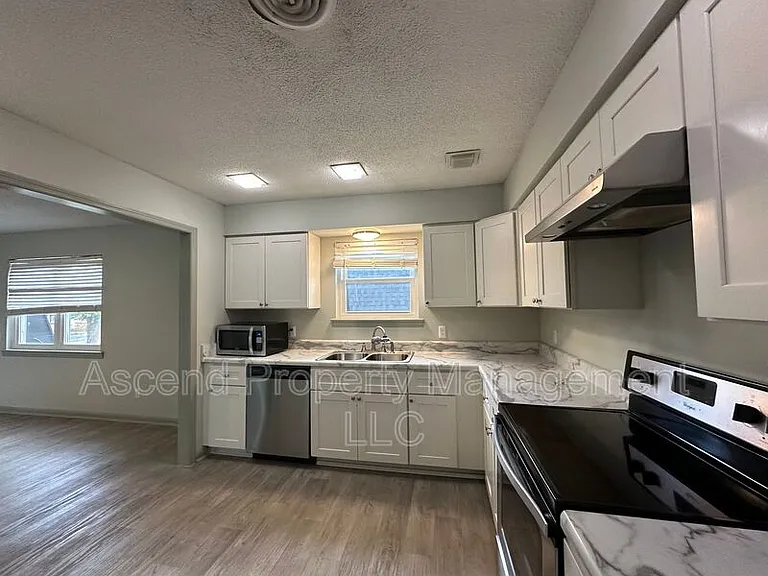 1801 Bailey Ave #B — Photo 1