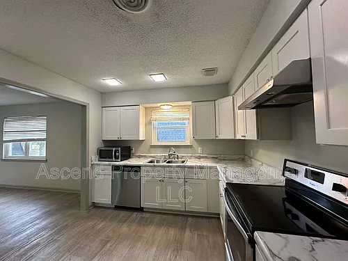 1801 Bailey Ave #B Photo 1
