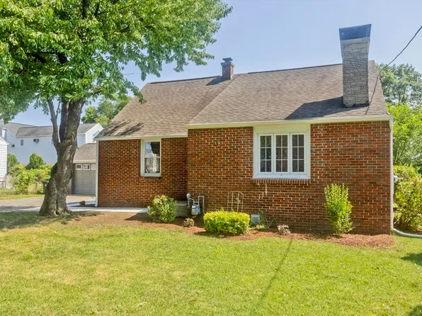 175 Beauregard Ter, Chicopee, MA 01020