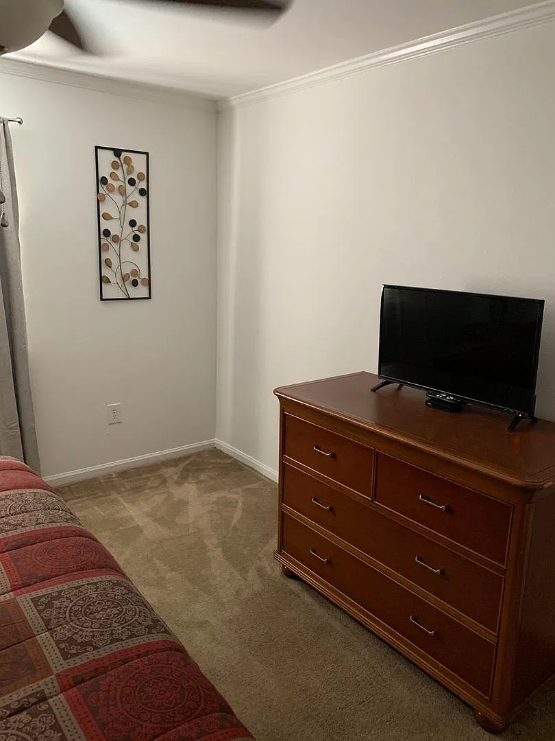 King Cole Real Estate - 2500 Houma — Photo 2