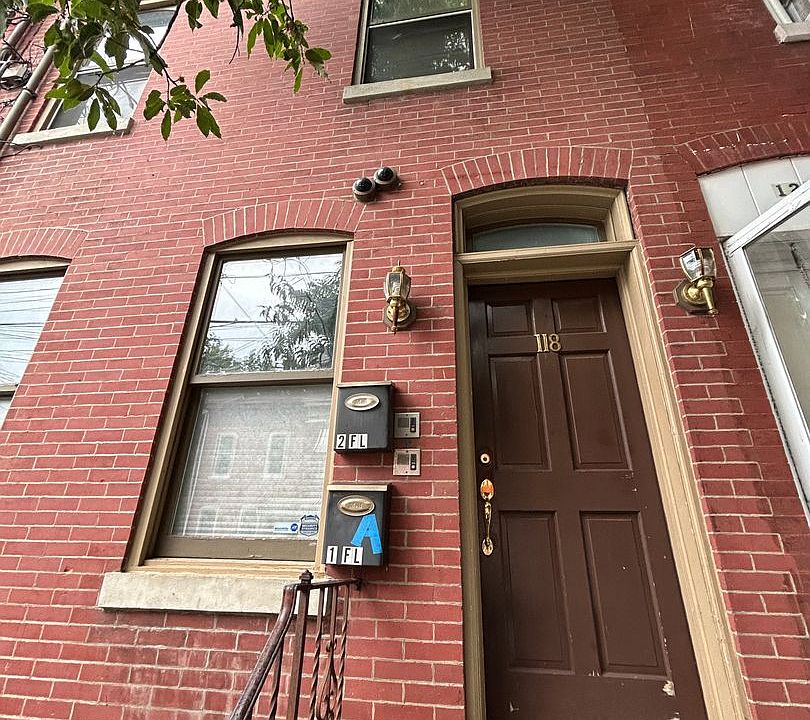 1st image of 118 Pearl St #B