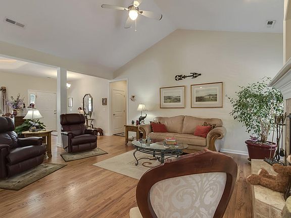 5th image of 304 Tahlequah Dr