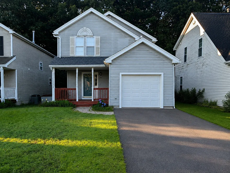 35 Violetwood Cir