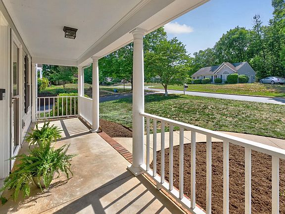 4th image of 2517 Indian Laurel Rd
