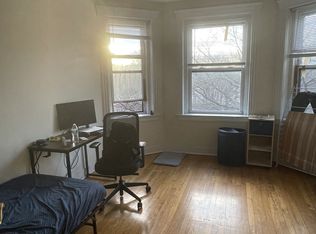 352 Riverway St #15, Boston, MA 02115