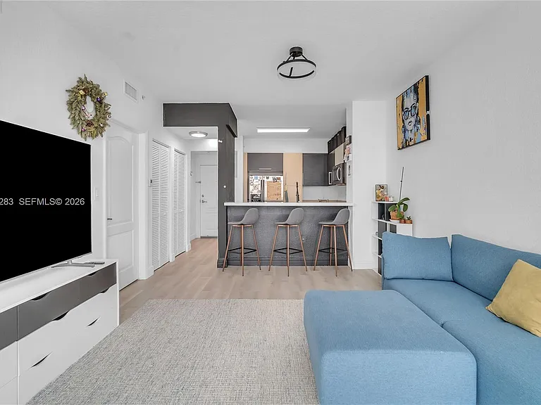 500 NE 29th St #905 — Photo 4