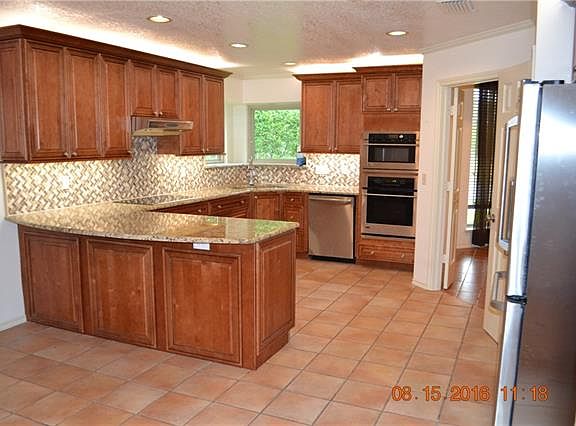 5th image of 2110 Diamond Oaks Dr