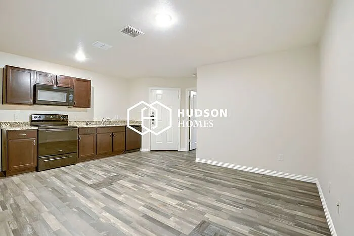 923 Burgan St #A — Photo 6