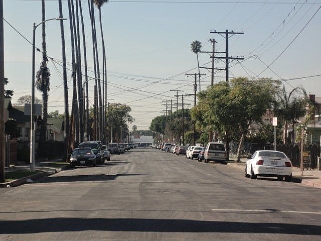 2nd image of 1477 W 37th Pl