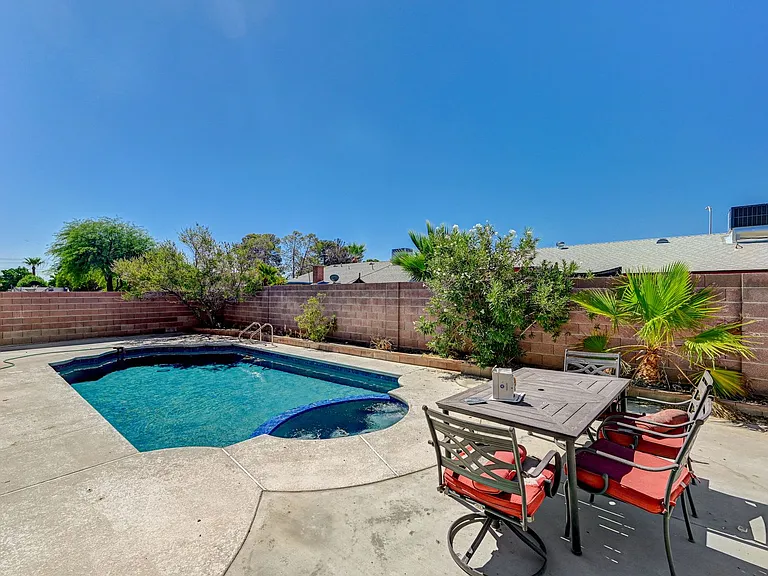 6813 Greydawn Dr — Photo 35