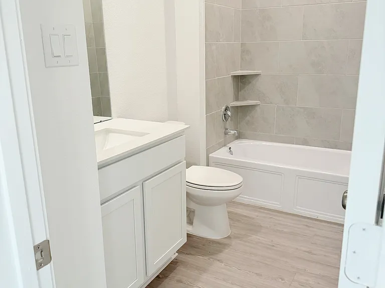 6814 Dutch Iris Dr — Photo 13