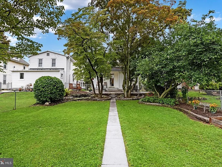 Fenced Yard