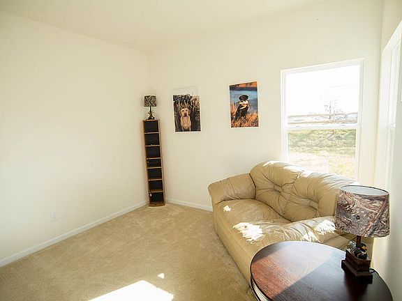 4th image of 109 Kingston Dr.