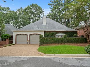 38 Acadian Cir, Hattiesburg, MS 39402