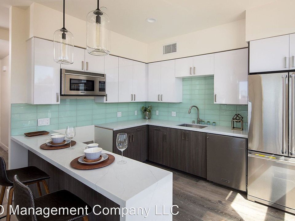 1st image of 1122 Pico Blvd #303