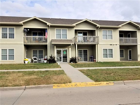2nd image of 410 N 1st St #204