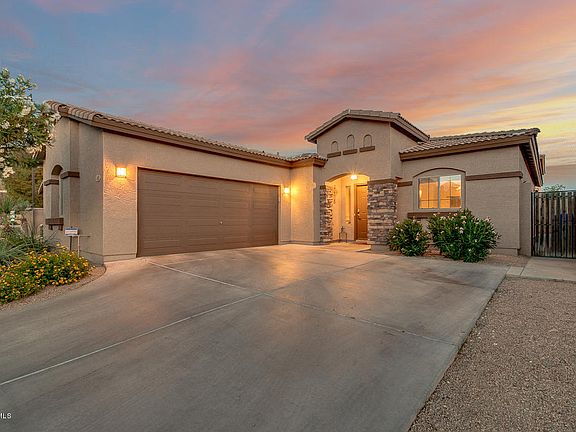 5th image of 583 E Rainbow Dr