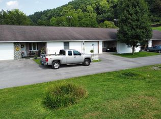 7 Park Pl, Weston, WV 26452