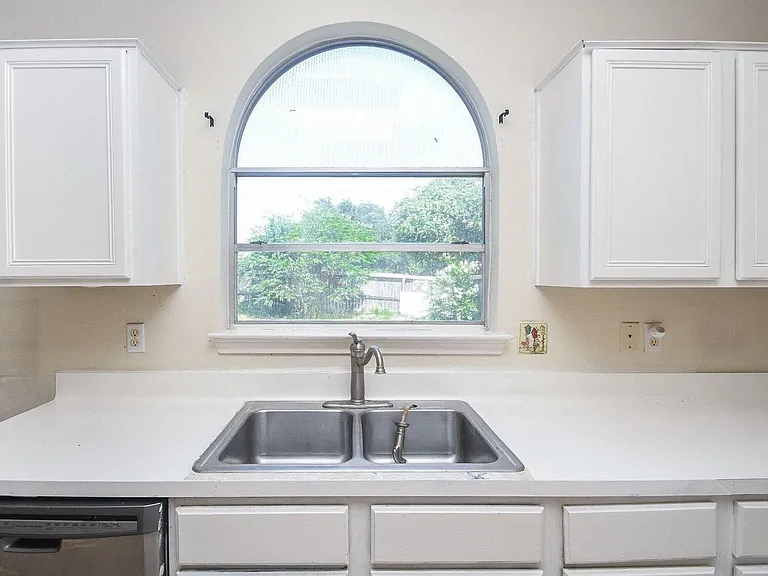 5214 Mountain Forest Dr — Photo 7