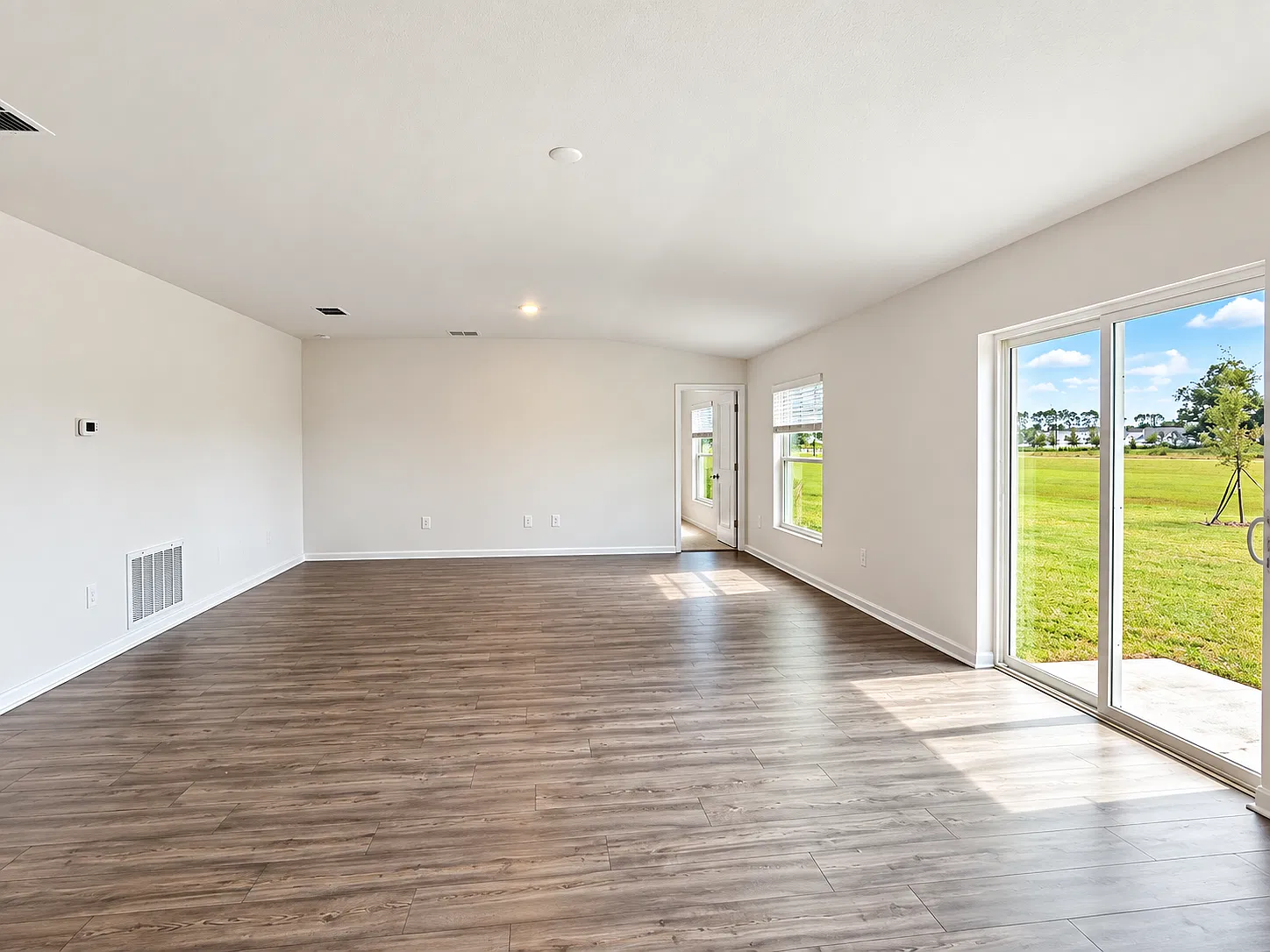 3 bed, 1846 sqft, $2,195 — Photo 3