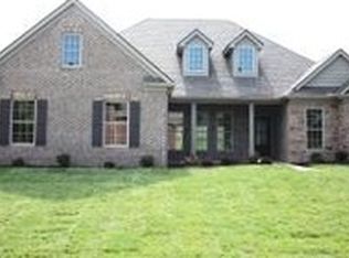 1375 Silver Leaf Dr, Lenoir City, TN 37772