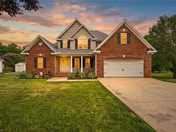7084 Bridgewood Rd, Clemmons, NC 27012