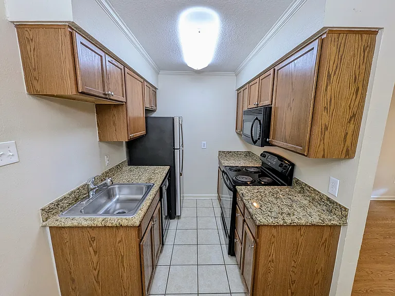 10286 W Winston Ave #7 — Photo 3