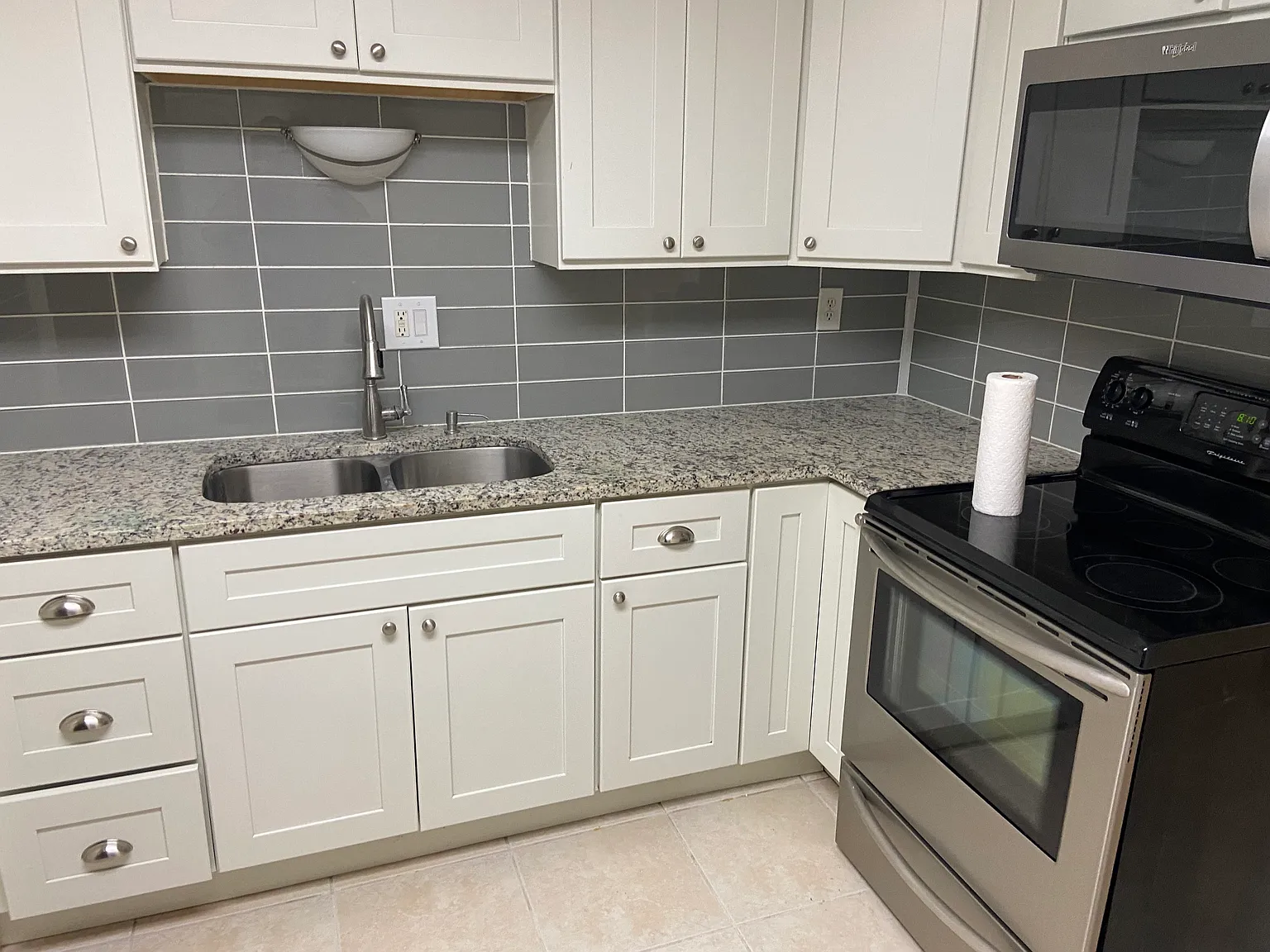 2 bed, 740 sqft, $1,350 — Photo 3