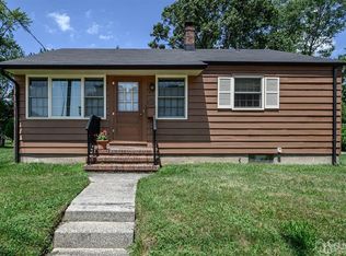 22 Rues Ln, East Brunswick, NJ 08816