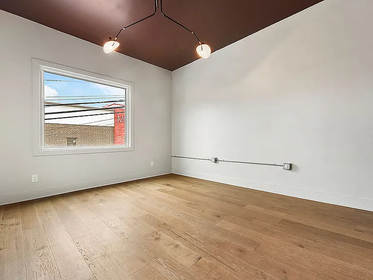3317 Main St #5 — Photo 11