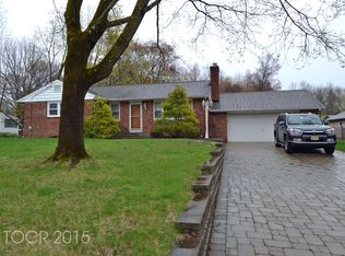 999 Colonial Rd, Franklin Lakes, NJ 07417