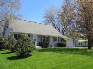 1243 Crestwood Dr, Green Bay, WI 54313