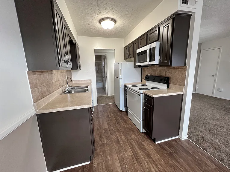Derby Run Apartments — Photo 44